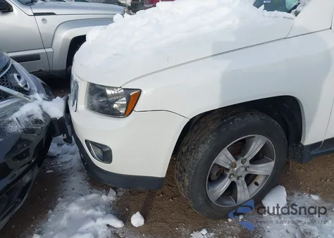 2016 Jeep Compass High Altitude Edition z USA, uszkodzony, nr VIN 1C4NJCEA4GD785213